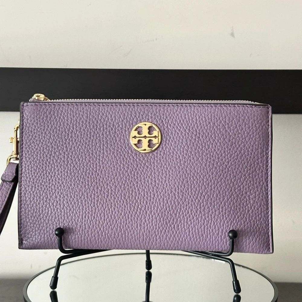 Tory Burch Chelsea Pebbled Leather Wristlet NWOT